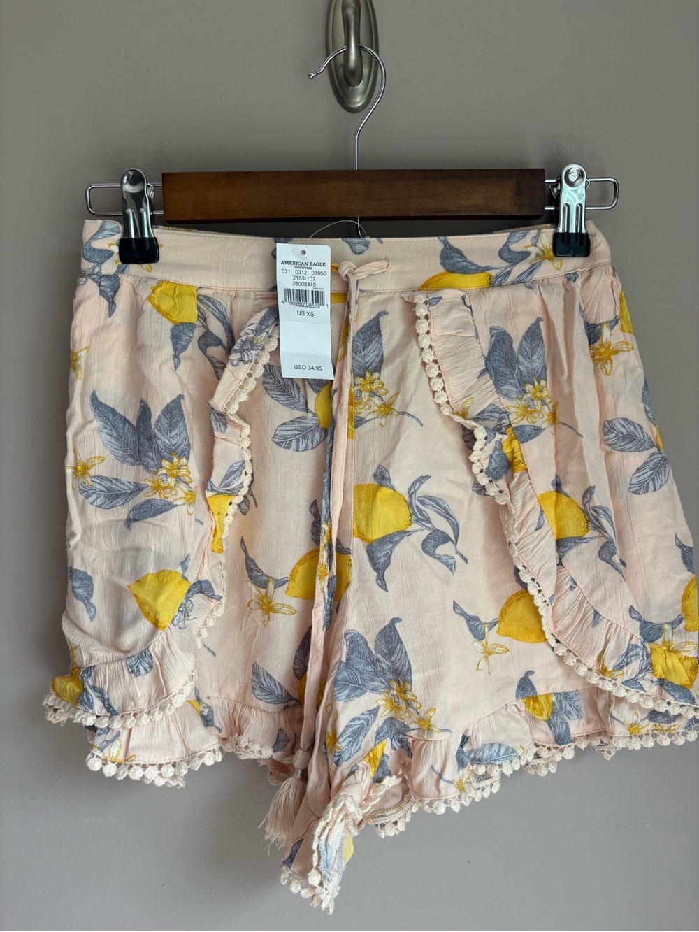 NWT American Eagle Flowy Pull On Shorts With Ball Fringe Size XSmall